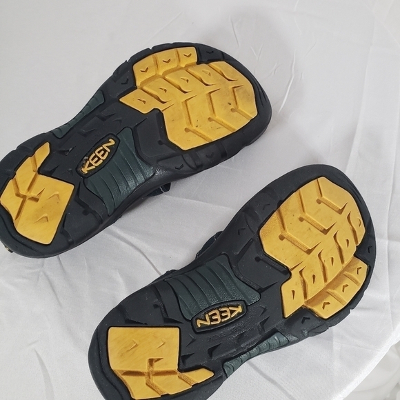 Keens Dark Green Sandals Sz 3 - Picture 8 of 8